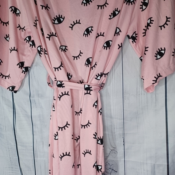 Spoiled Angel Pink Robe with Eye Print - Picture 10 of 12